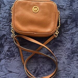 Low Start Michael Kors Fulton Tan Leather Crossbody Bag 7”W x 4.5H